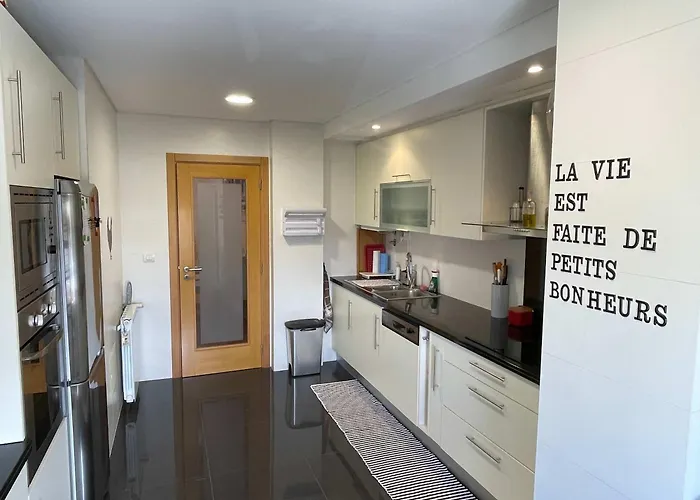 Stylish & Spacious With Balcony Appartamento *