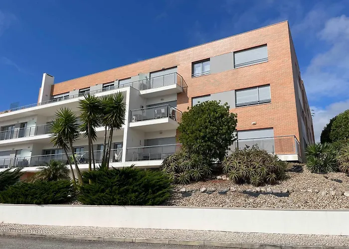 Stylish & Spacious With Balcony * Lourinhã